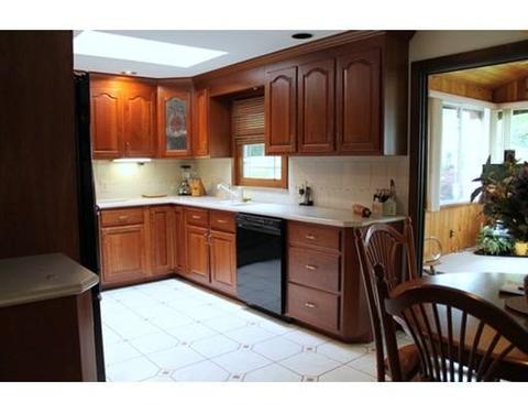 89 Calley St, Springfield, MA 01129 photo 5
