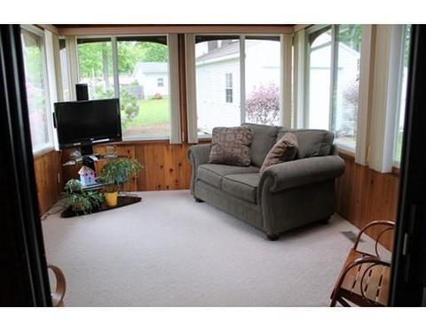 89 Calley St, Springfield, MA 01129 photo 9