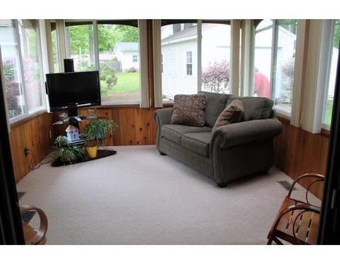 89 Calley St, Springfield, MA 01129 photo 8