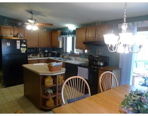 221 Senator St, Springfield, MA 01129 photo 12