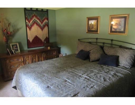 221 Senator St, Springfield, MA 01129 photo 9