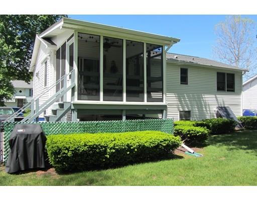221 Senator St, Springfield, MA 01129 photo 4