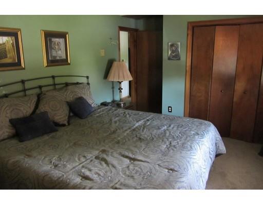 221 Senator St, Springfield, MA 01129 photo 10