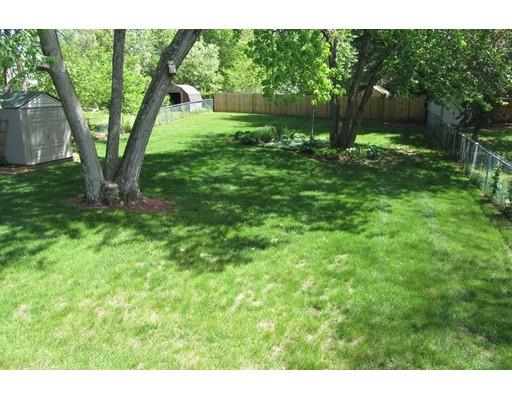 221 Senator St, Springfield, MA 01129 photo 2
