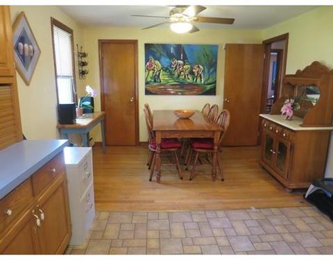 11 Dunbar St, Springfield, MA 01118 photo 4
