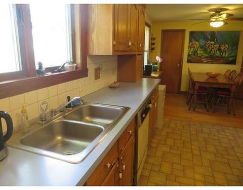 11 Dunbar St, Springfield, MA 01118 photo 7
