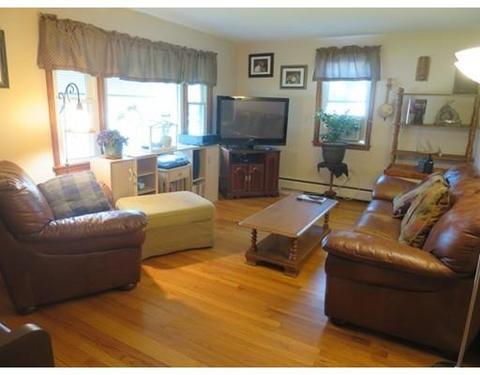 11 Dunbar St, Springfield, MA 01118 photo 3