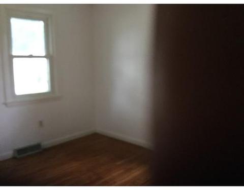 45 Leatherleaf Dr, Springfield, MA 01109 photo 6