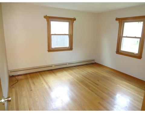 27 Bennington St, Springfield, MA 01108 photo 10