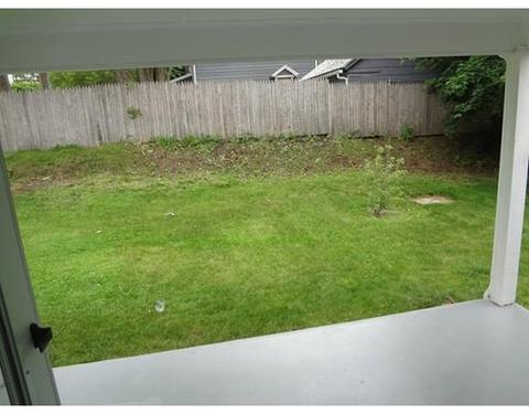 27 Bennington St, Springfield, MA 01108 photo 5