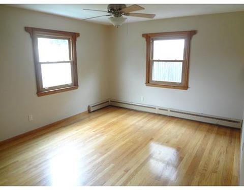 27 Bennington St, Springfield, MA 01108 photo 11