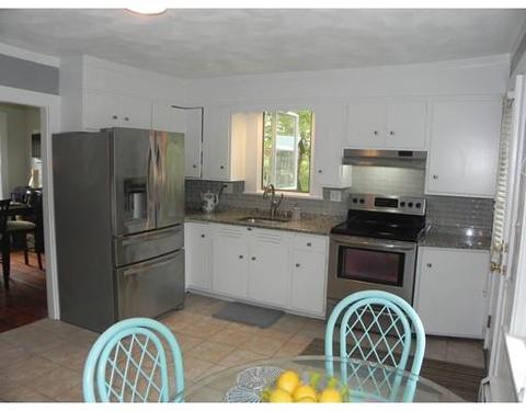 33 Centre St, Danvers, MA 01923 photo 3