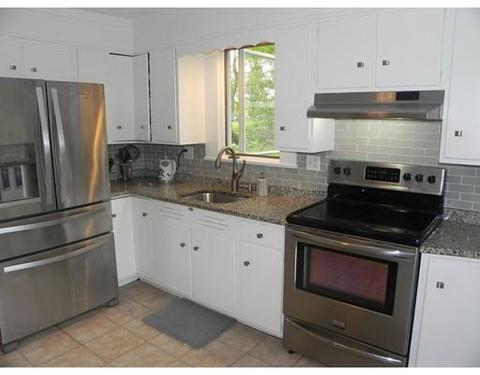 33 Centre St, Danvers, MA 01923 photo 5