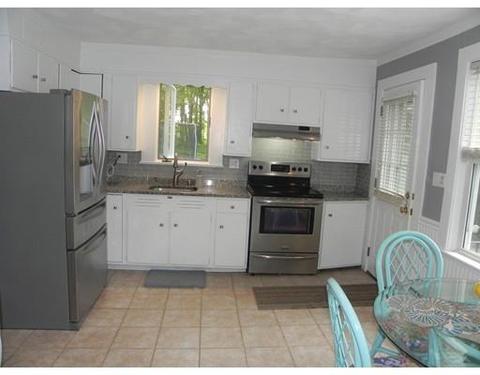 33 Centre St, Danvers, MA 01923 photo 4