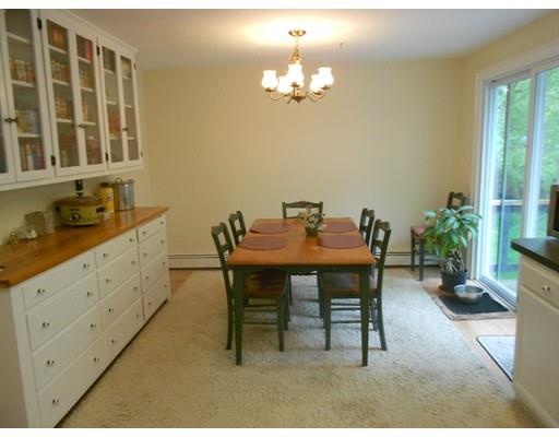 8 Ray Ln, Sutton, MA 01590 photo 2