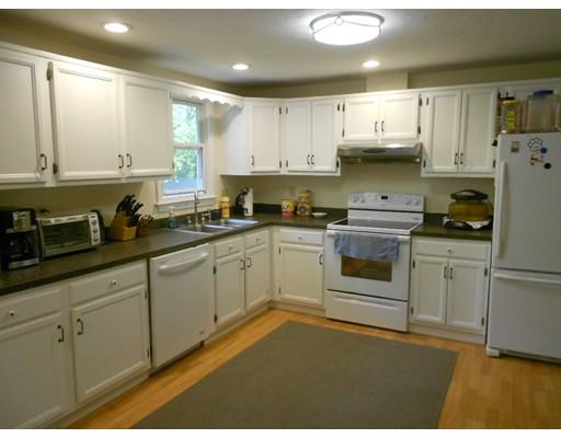8 Ray Ln, Sutton, MA 01590 photo 3