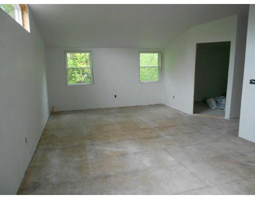 8 Ray Ln, Sutton, MA 01590 photo 5
