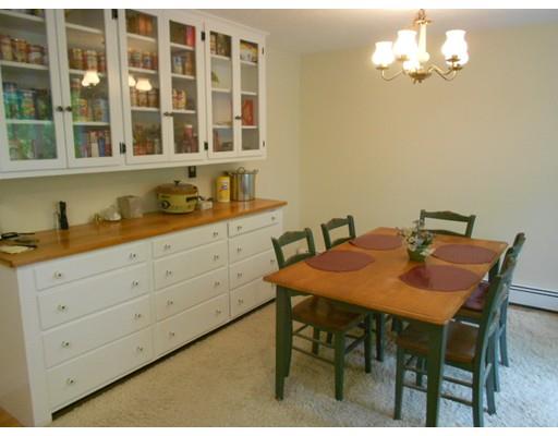 8 Ray Ln, Sutton, MA 01590 photo 4