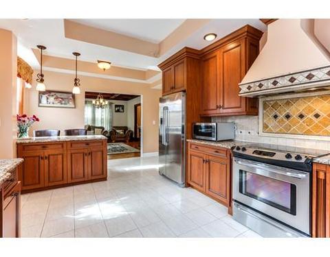 14 Lenox St, Worcester, MA 01602 photo 12