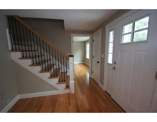 9 Sandra Cir, Mendon, MA 01756 photo 4