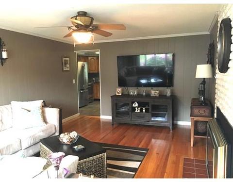 157 Manning St, Chicopee, MA 01020 photo 5