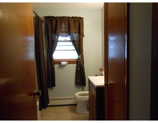 16 Varney St, Springfield, MA 01108 photo 3