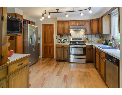 4 Thaxton Rd, Beverly, MA 01915 photo 9