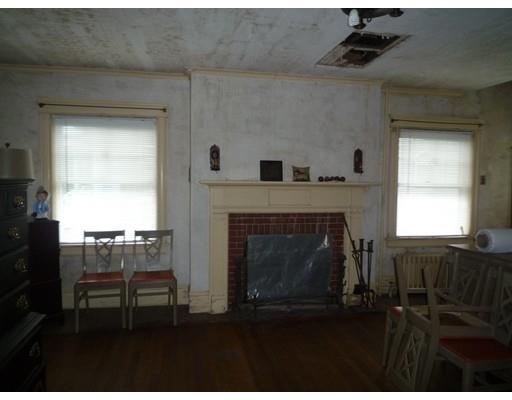 12 Acacia St, Fall River, MA 02720 photo 3