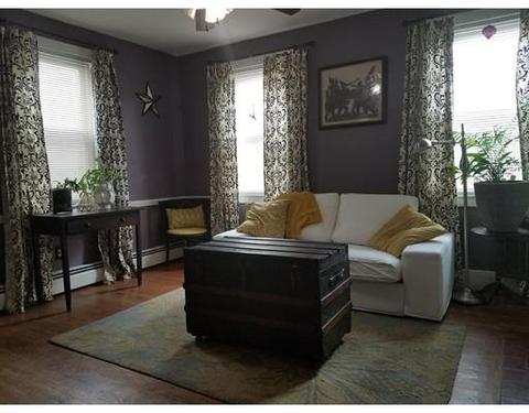 9 Willow St, Lowell, MA 01852 photo 3