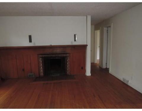 14 Weaver Rd, Springfield, MA 01107 photo 12