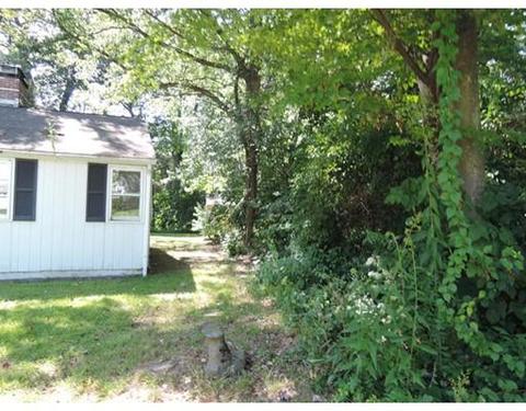 14 Weaver Rd, Springfield, MA 01107 photo 3