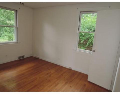 14 Weaver Rd, Springfield, MA 01107 photo 6