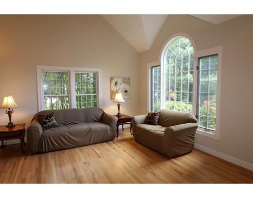 9 Fox Ct, Stow, MA 01775 photo 2