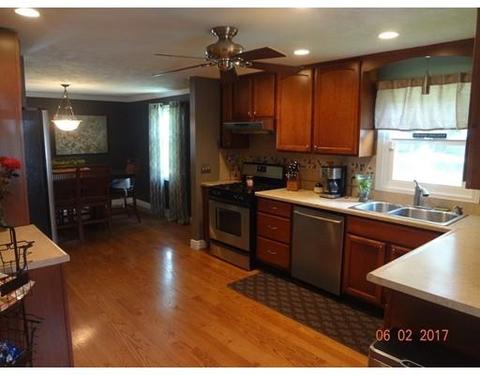 81 Calley St, Springfield, MA 01129 photo 9