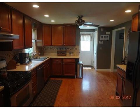 81 Calley St, Springfield, MA 01129 photo 8