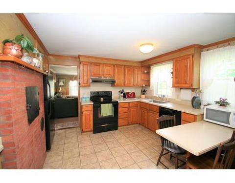 18 Centre St, Danvers, MA 01923 photo 13