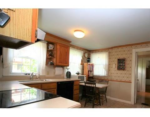 18 Centre St, Danvers, MA 01923 photo 14