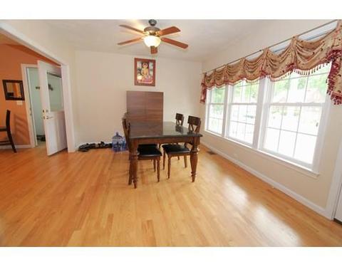 9 Falcon St, Worcester, MA 01603 photo 2