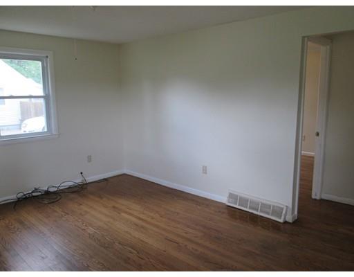 128 Gill St, Chicopee, MA 01013 photo 4
