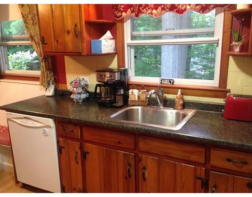 192 Westbrook Dr, Springfield, MA 01129 photo 4