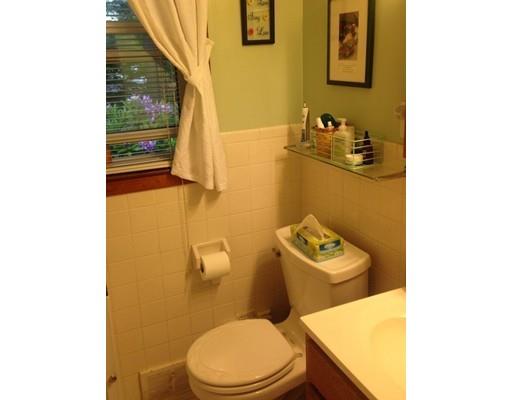 192 Westbrook Dr, Springfield, MA 01129 photo 14