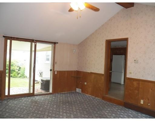 38 Granger Pl, West Springfield, MA 01089 photo 8