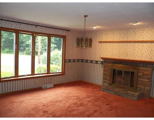 38 Granger Pl, West Springfield, MA 01089 photo 4