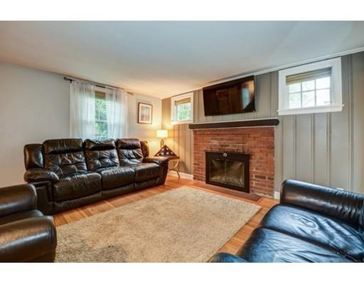 33 Fenwick St, Framingham, MA 01701 photo 4