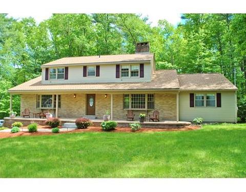 10 Apache Rd, Nashua, NH 03063 photo 1