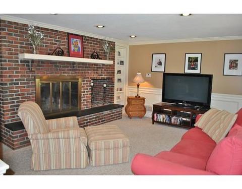 10 Apache Rd, Nashua, NH 03063 photo 3