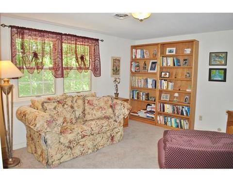 10 Apache Rd, Nashua, NH 03063 photo 18