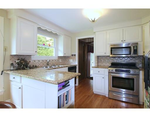 36 Loomis Dr, Chicopee, MA 01020 photo 8