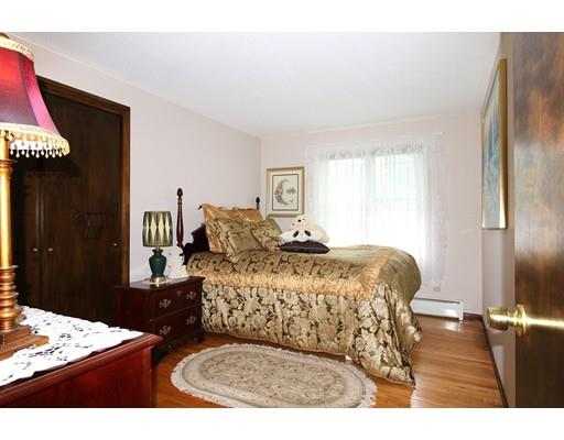 36 Loomis Dr, Chicopee, MA 01020 photo 14