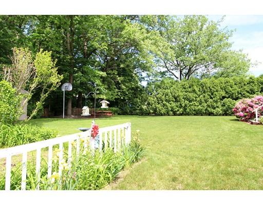 36 Loomis Dr, Chicopee, MA 01020 photo 2